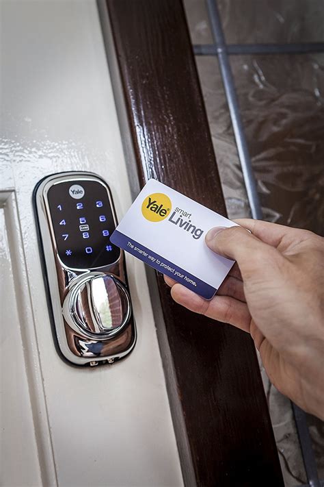 keyless connected smart door lock